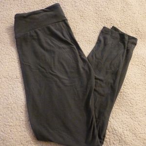 BLACK FRIDAY CLEAN OUT! LULAROE GRAY OS